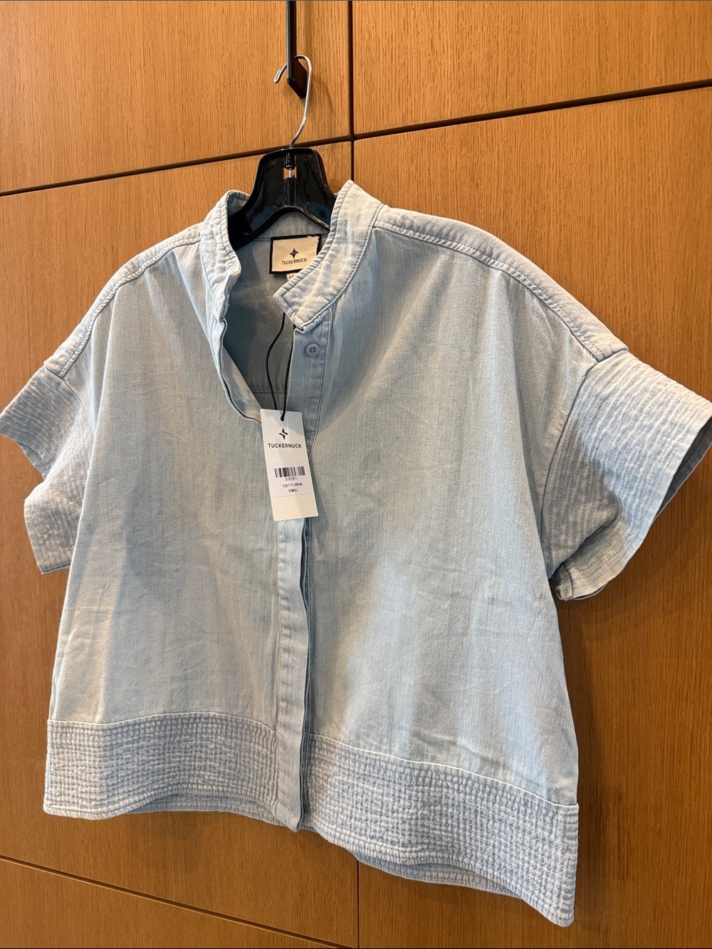 Tuckernuck Trapunto Stitch Sofia light wash denim Shirt Size Xsmall NWT - Picture 4 of 9
